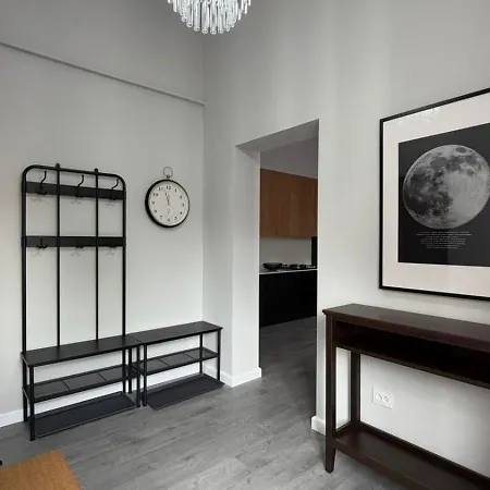 Crystal Loft In Center *